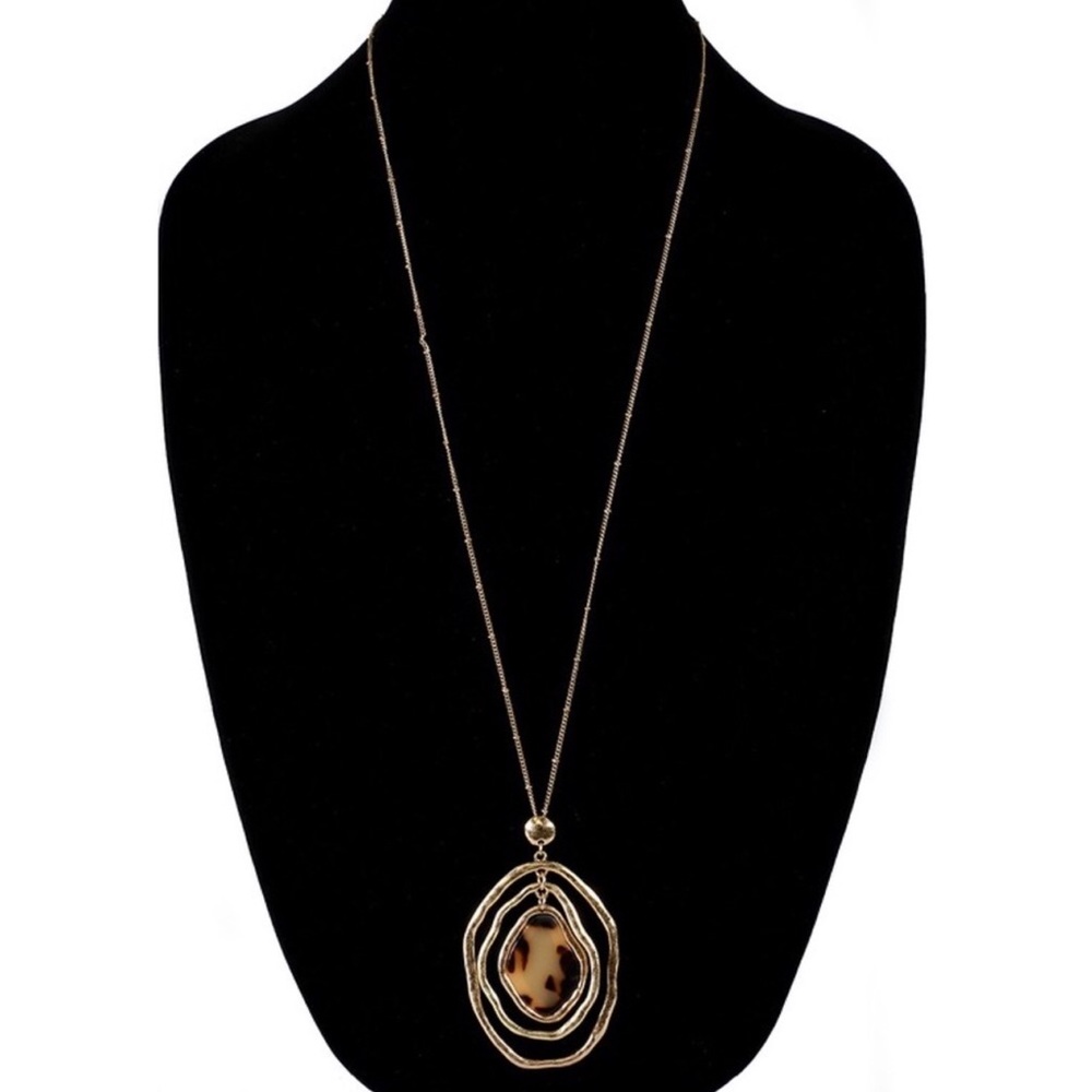 Tortoise Organic Circle Necklace - Picture 4 of 4